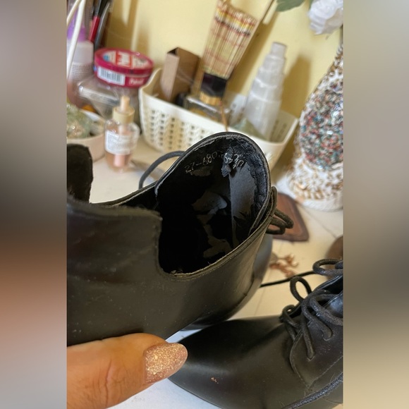 Black heeled ankle boots - Picture 5 of 7